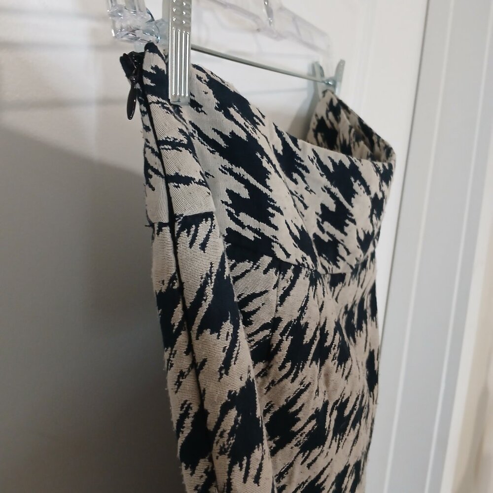 Ann Taylor Skirt Women's Size 10 Black Cream Houndstooth Print Zipper Closure - Picture 3 of 7